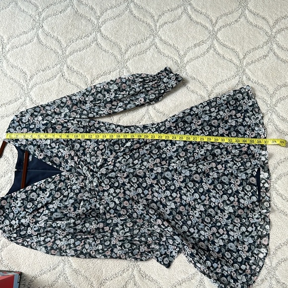 Brand new Club Monaco silk dress. - Picture 7 of 8